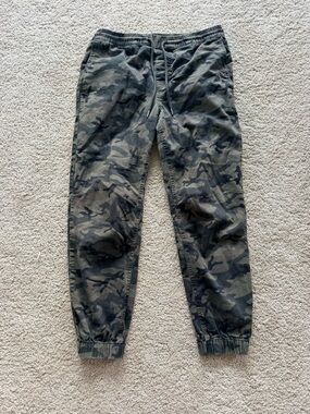 H&M Green Camo Jogger style cargo material Pants